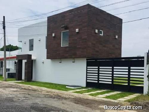 CASA EN VENTA EN FRACC DE OAXTEPEC CUENTA CON AMPLIO JARDIN