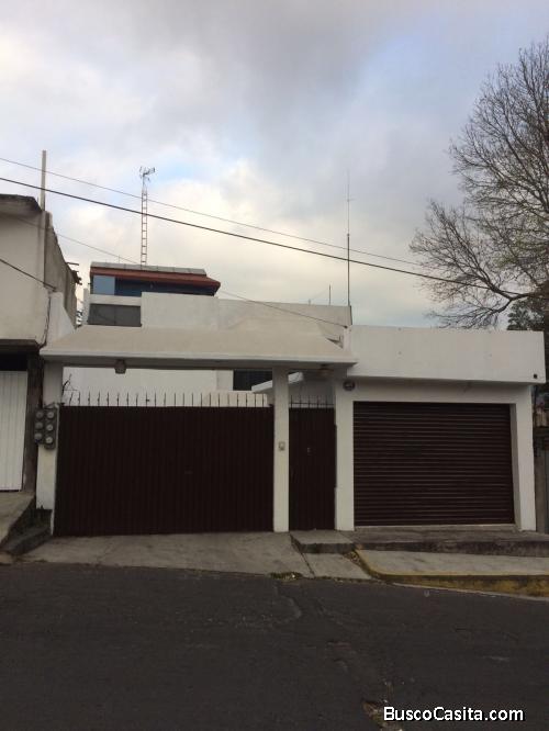 Casa en Pedregal de San Nicolás. 