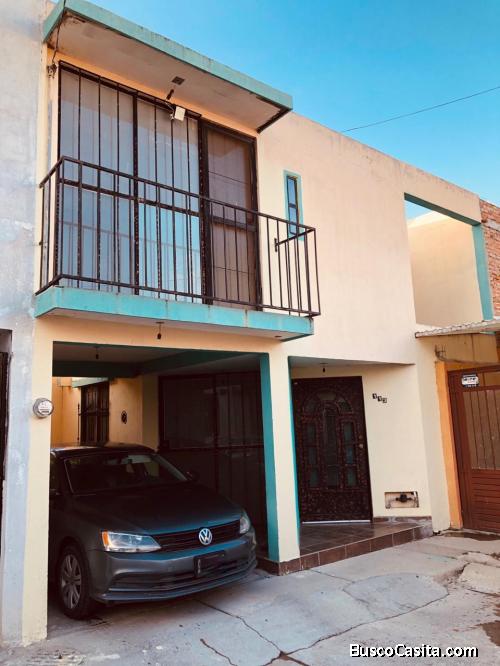 01243 SE VENDE CASA EN TROJES DEL COBANO