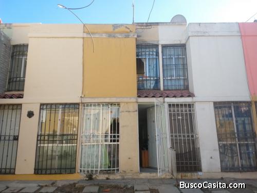 AMPLIA CASA EN PRIVADA TRANQUILA