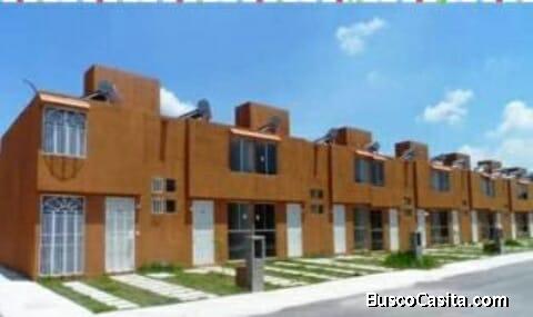 Casa en venta, de dos pisos, un baño completo, dos recamaras, sala, comedor, patio trasero.