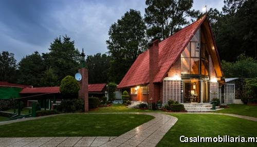 ¿Quieres tener tu propia cancha de tenis con chalét?