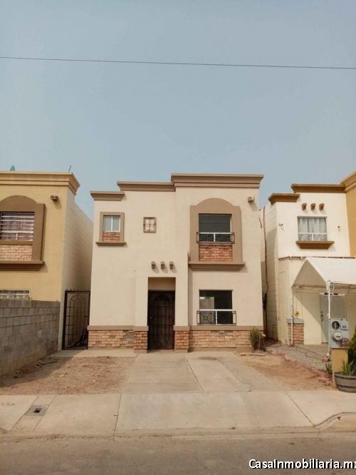En venta casa de tres recamras, en el Fracc. Privada Campestre (Mexicali)