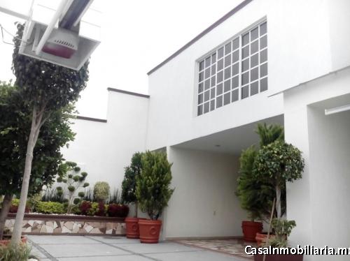 Hermosa y Grande Casa, metro tlahuac a 15 minutos y chedraui a 10 minutos