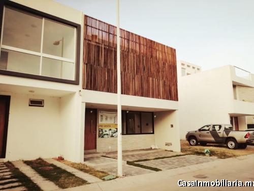 CASA EN VENTA EN LA RUA 