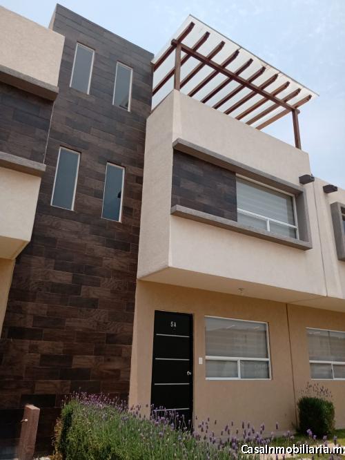 CASA DE TRES RECÁMARAS 