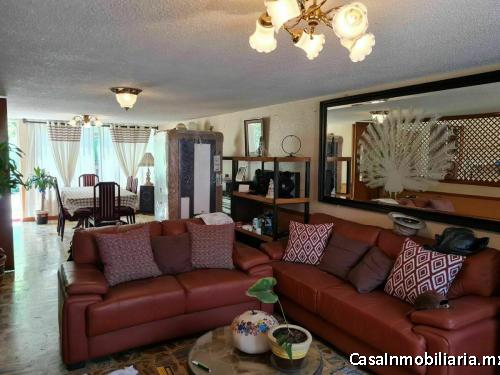 Casa con excelentes espacios en Fracc cerrado en Presidentes Ejidales