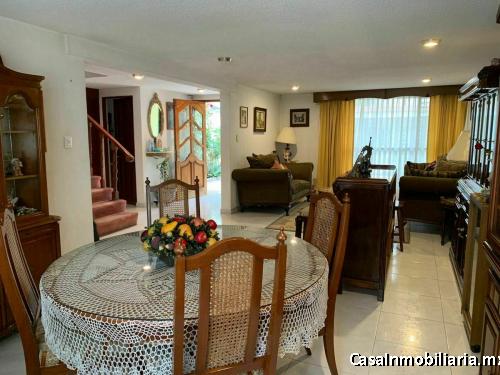 Magnifica casa muy iluminada y con excelentes espacios en Coapa