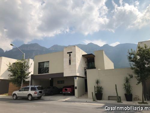 Increible casa en Valle de cumbres Premier