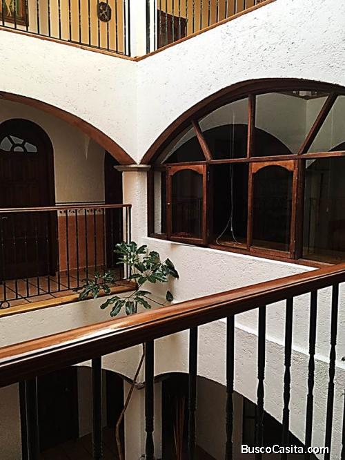 CON ESTILO MEXICANO CONTEMPORANEO CASA CON JARDIN MUY AMPLIA