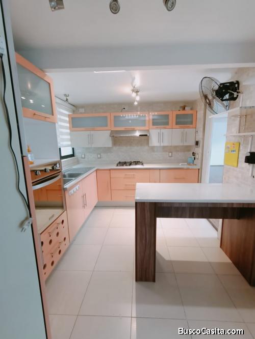 Gran Oportunidad! Casa Remodelada en Cumbres del Valle!