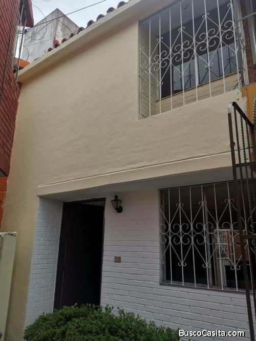 Vendo casa en Villa del Sur, por 16 de Septiembre y Blvd. Municipio Libre, Puebla