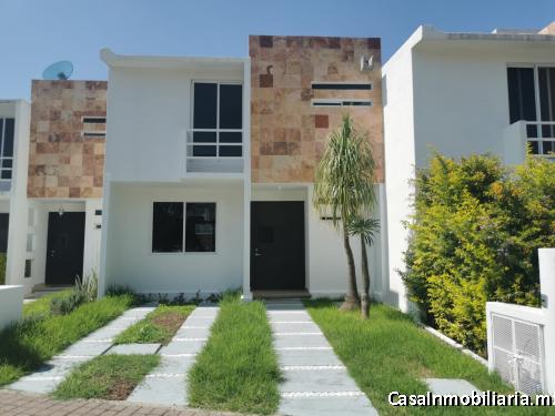 Casa remodelada 3 recamaras a 5 minutos de Uptown