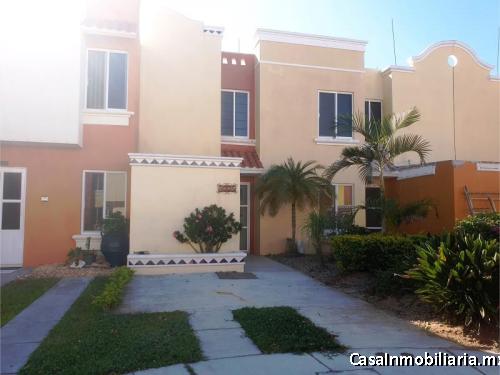 Casa con una recamara en la planta baja y un amplio patio – Villa Marina