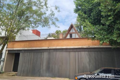 HERMOSA CASA EN VENTA EN LA COL. BOSQUES DE LA HERRADURA