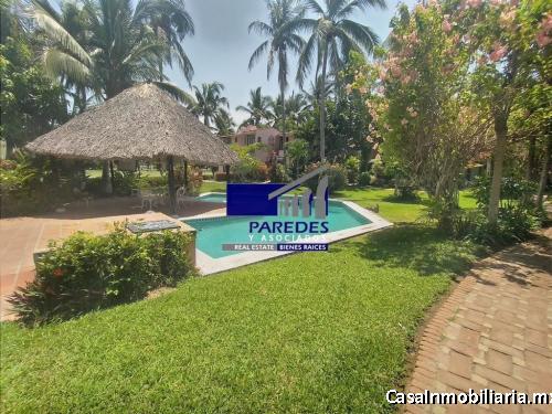 Ixtapa frente Campo de Golf, Villa en Venta 2 recámaras Estilo Mexicano V408