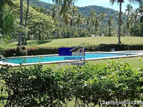 Ixtapa frente Campo de Golf, Villa en Venta 2 recamaras V405 