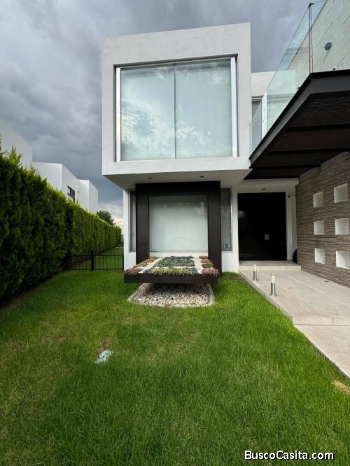 SE VENDE CASA EN EL CAMPANARIO