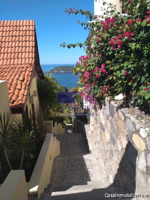 C101 Venta Casa dos recamaras en Cerro del Vigia, construida en madera de Teka traida de Indonesia 