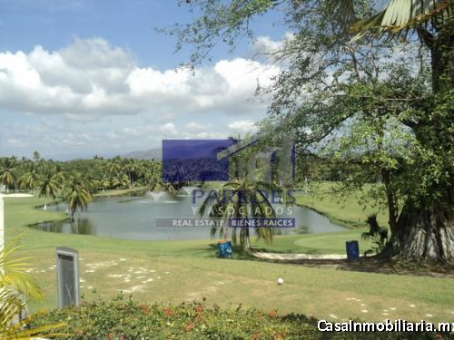 R305 Venta de Residencia 6 recámaras Campo de Golf Palma Real Ixtapa