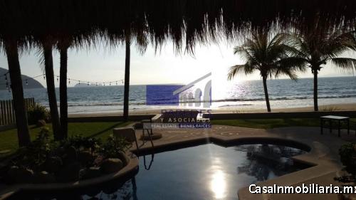 R301 Residencia con playa en venta  4 recamaras Barra de Potosi Zona Zihuatanejo