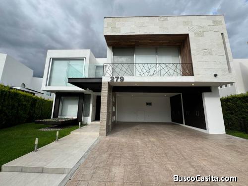 HERMOSA CASA EN VENTA EN EL CAMPANARIO, QUERÉTARO
