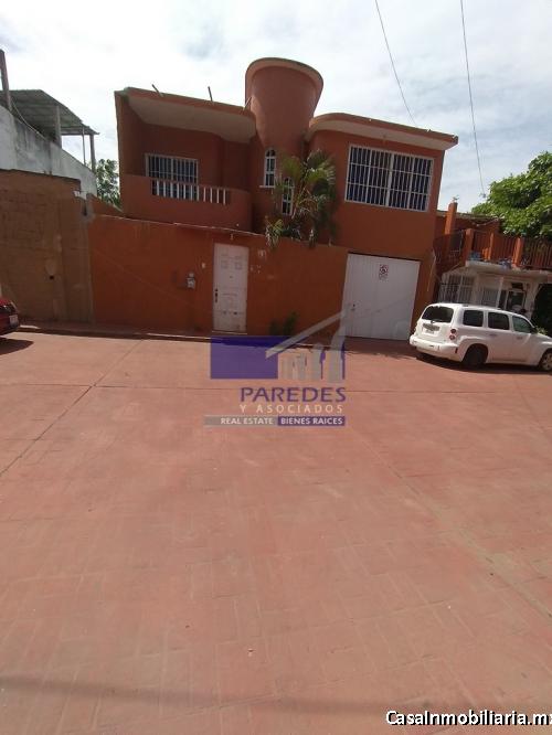 C108 Casa en Venta 3 recamaras centro de la ciudad en Zihuatanejo 