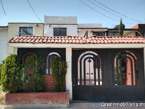 APROVECHE HERMOSA CASA A 12 MIN DEL AEROPUERTO DE TOLUCA EN PASEOS SANTIN CERCA PLAZA SANTIN