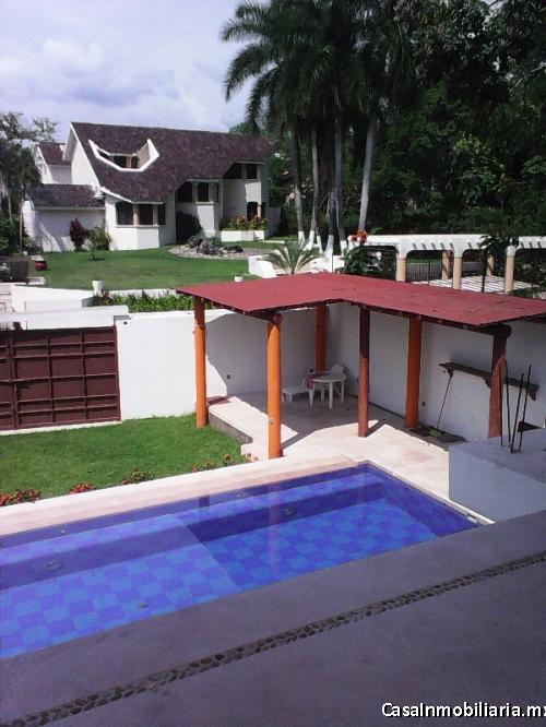 C106 Venta casa nueva con alberca 4 recámaras  Ixtapa  Zona Campo de Golf