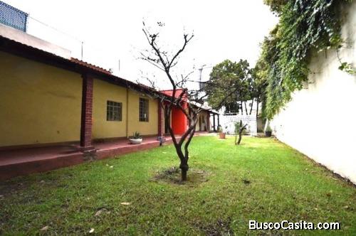 CASA EN VENTA, ¡¡OPORTUNIDAD!!   HOGAR MULTIGENERACIONAL DE UN SOLO NIVEL