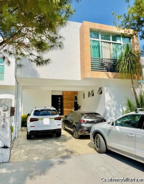 CASA EN VENTA EN MIRADOR DE GRAN JARDÍN  3 HABITACIONES ZONA NORTE