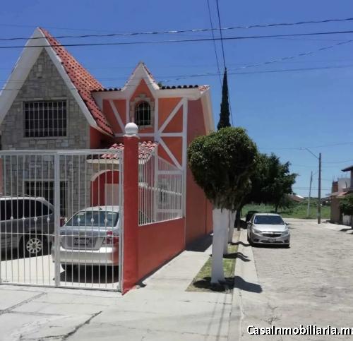 EXCELENTE CASA EN VENTA EN ESQUINA Y CON TERRENO EXCEDENTE EN COL. SAN IGNACIO 3 RECÁMARAS 