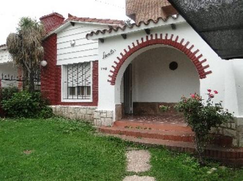 CARLOS PAZ -DUEÑA VENDE- EXCELENTE CHALET 