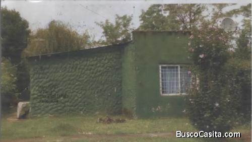 CASA GRANDE  EN   LA  PLATA MELCHOR  ROMERO  LOTE 450 M2  BUEN  BARRIO 