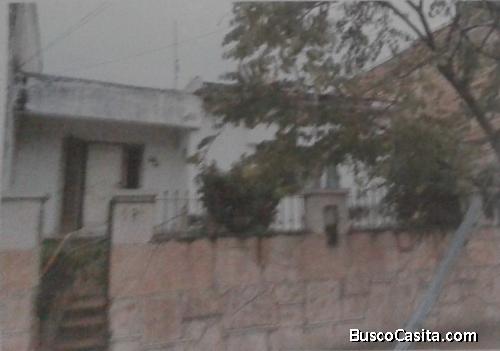 Casa 2 Dormitorios en 598m2 de terreno