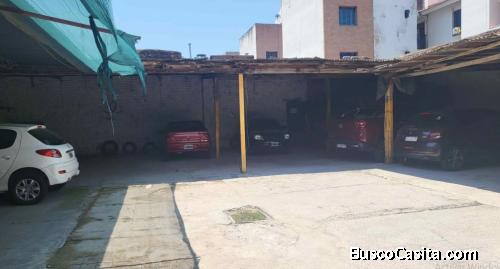 CASA 3 DORMS. 1 DEPARTAMENTO. LOCAL. COCHERA PARA 20 AUTOS