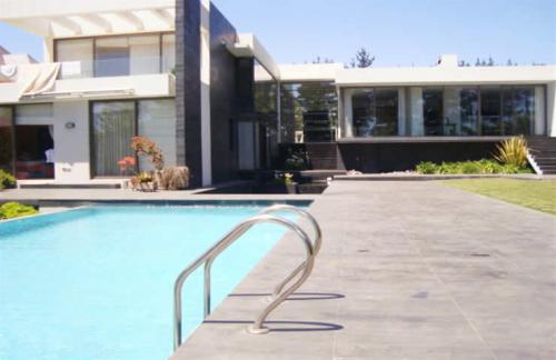 VC149 VENTA DE MODERNA CASA EN PINARES CONCÓN