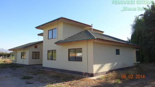 FERNANDEZ ESCOBAR Bienes Raices Vende Casa A Estrenar con Piscina Sector Privado Rinconada de Los Andes
