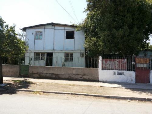 CASA ANTIGUA CON BUEN TERRENO