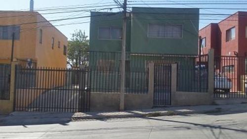 Casa Muy Amplia y Sólida - 4 dormitorios y 3 baños