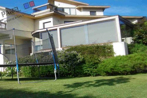 VENTA DE AMPLIA CASA EN BOSQUES DE MONTEMAR - CONCÓN // VC401