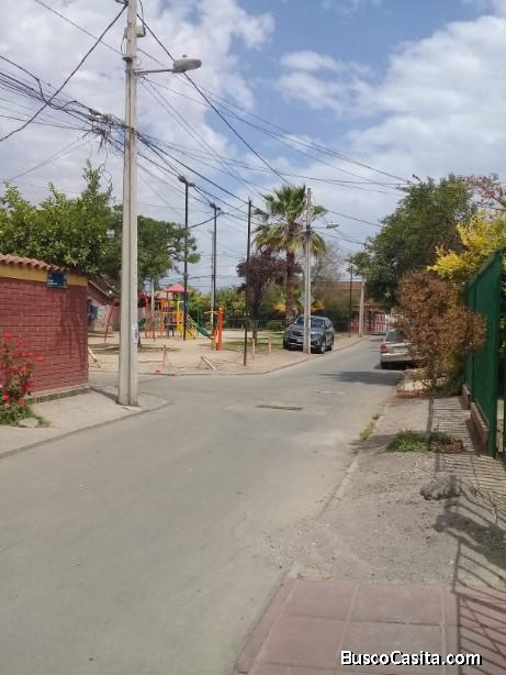 ACOGEDORA CASA 3 DORMITORIOS, 2 BAÑOS. CONDOMINIO SECTOR RESIDENCIAL