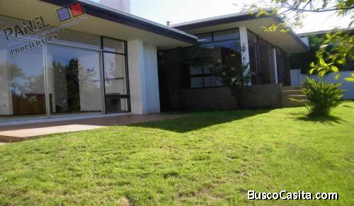 VENTA CASA DE UN PISO JARDÍN DEL MAR - VIÑA DEL MAR // VD468