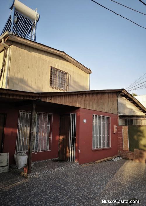 Bonita y acogedora propiedad ubicada en calle Camilo Mori, Quilicura.