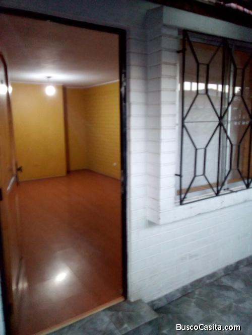 COMODA Y AMPLIA CASA 