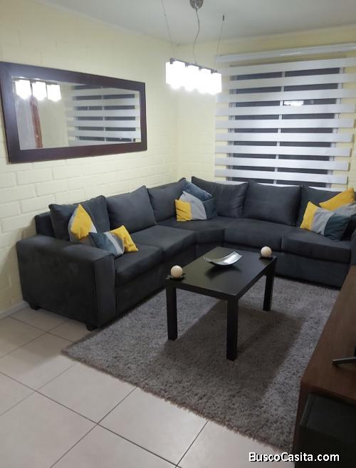 Vendo linda casa