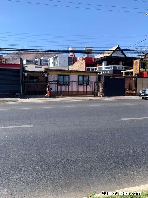 ¡INVERSIONISTAS E INMOBILIARIAS! Vendo casa en sector comercial en desarrollo en Avenida Angamos Ant