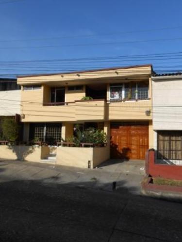 Amplia casa con apartamento independiente – barrió el silencio; 