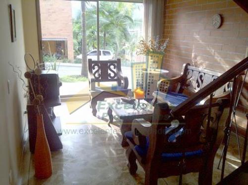 Se Vende Excelente Casa Con Amoblado en Envigado (ENLA494)
