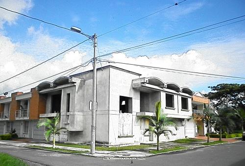 Venta casa en obra gris